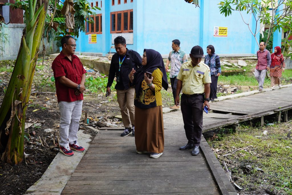 Kunjungan Anggota Komisi III DPRD Samarinda, SMKN 3 Bahas Isu Lingkungan dan Optimalisasi Lahan Sekolah 1000076554