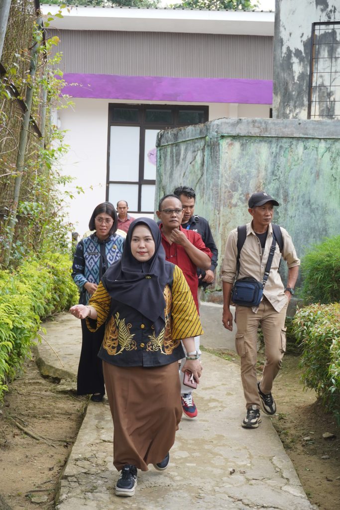 Kunjungan Anggota Komisi III DPRD Samarinda, SMKN 3 Bahas Isu Lingkungan dan Optimalisasi Lahan Sekolah 1000076573