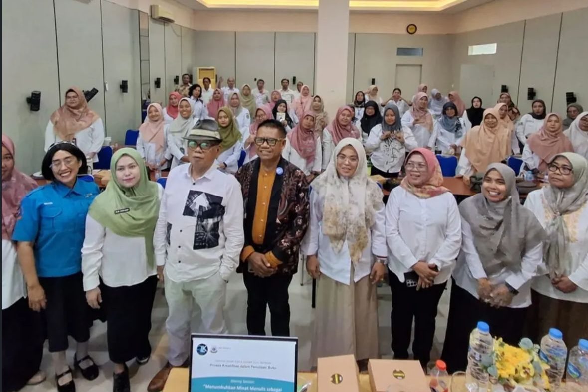PELATIHAN PENINGKATAN KAPABILITAS PENDIDIK DAN TENAGA KEPENDIDIKAN PELATIHAN PENINGKATAN KAPABILITAS PENDIDIK DAN TENAGA KEPENDIDIKAN